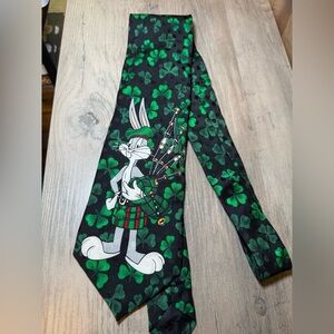 Looney Tunes Mania Bugs Bunny Shamrock 100% Silk Tie Bagpipes Scottish